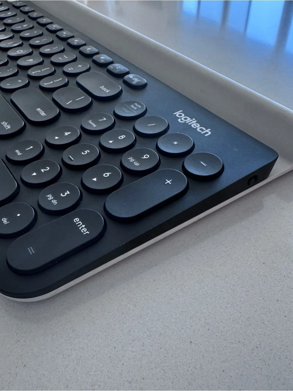 Logitech K780 Multi-Device Wireless Keyboard